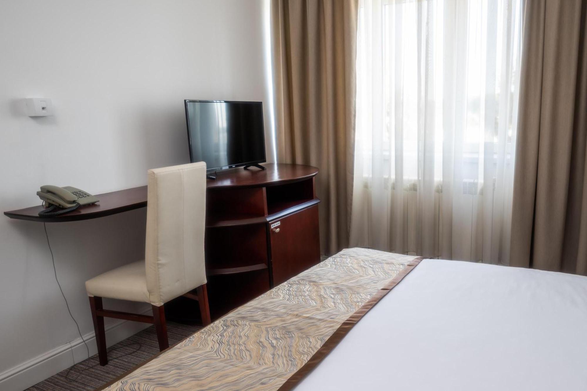 Hotel Mio City Kula Eksteriør bilde
